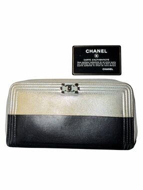 CHANEL Black/Silver Leather Compact Boy Wallet